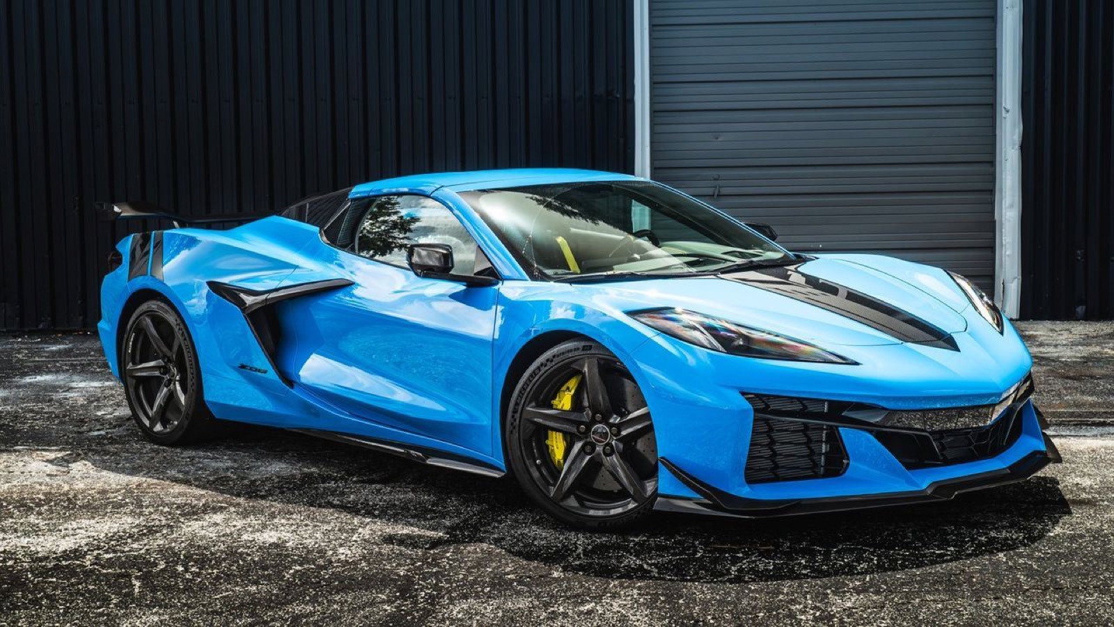 Blue Corvette Z06 fresh from a full detail